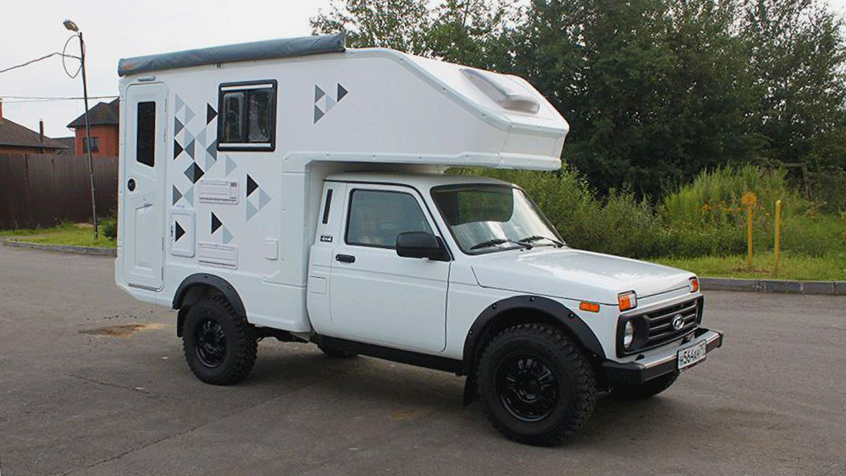Lada 4x4 стала крутым автодомом со спальней и ванной
